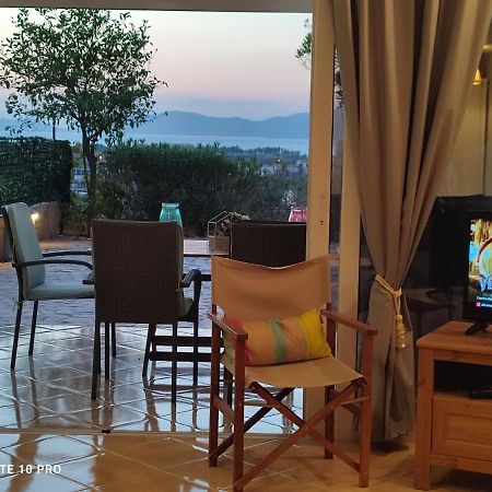 Andrew'S Sunset View Apartment ลูตรากี ภายนอก รูปภาพ