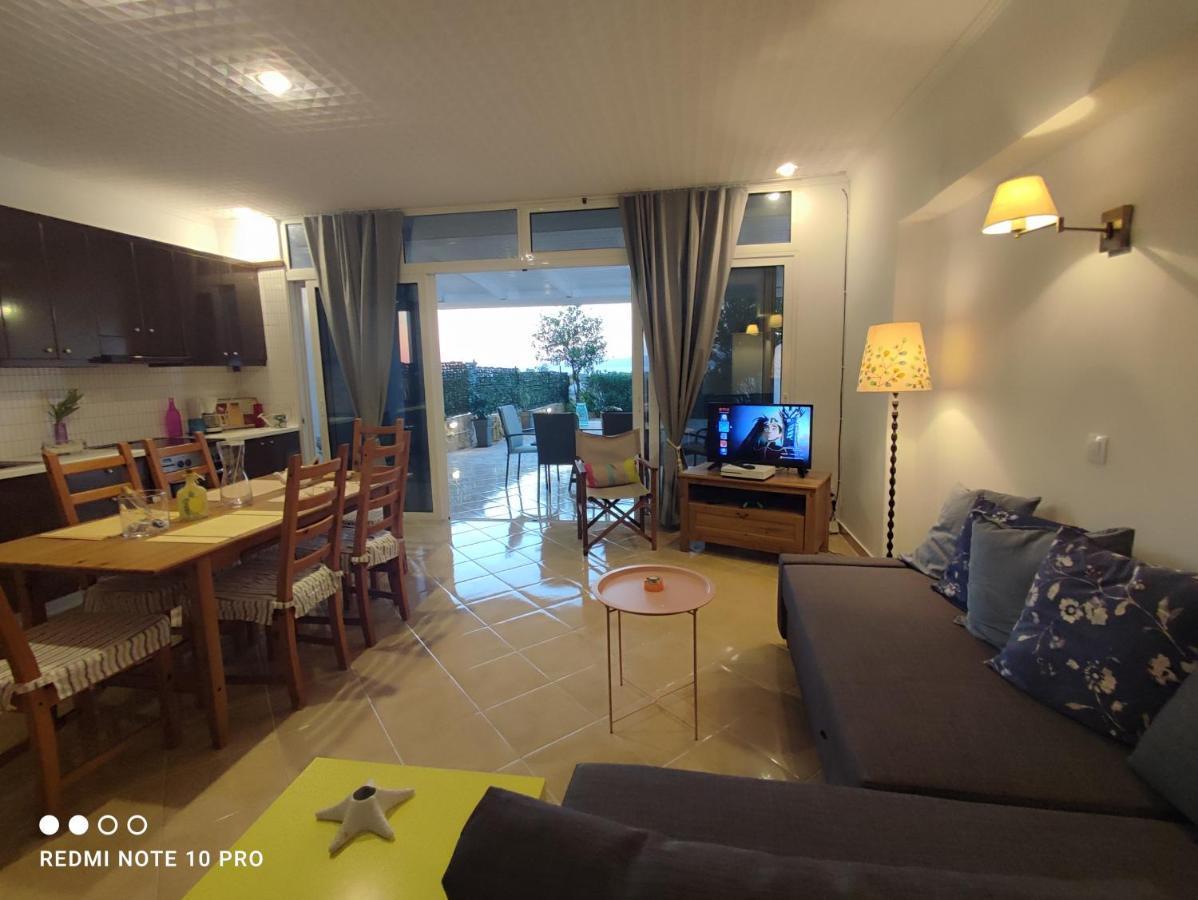 Andrew'S Sunset View Apartment ลูตรากี ภายนอก รูปภาพ