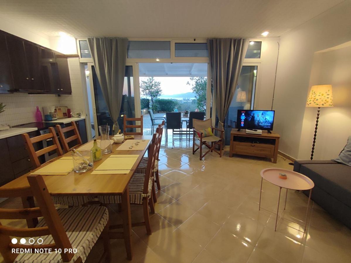 Andrew'S Sunset View Apartment ลูตรากี ภายนอก รูปภาพ