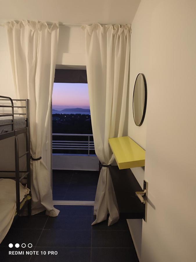 Andrew'S Sunset View Apartment ลูตรากี ภายนอก รูปภาพ