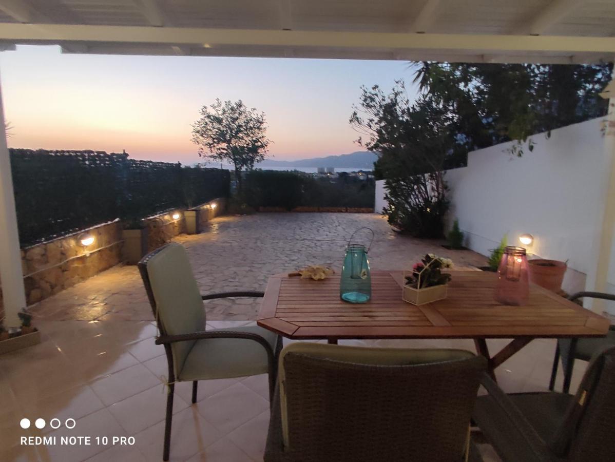 Andrew'S Sunset View Apartment ลูตรากี ภายนอก รูปภาพ