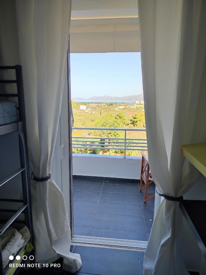 Andrew'S Sunset View Apartment ลูตรากี ภายนอก รูปภาพ
