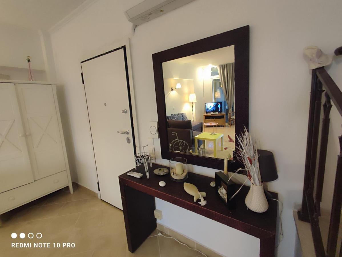 Andrew'S Sunset View Apartment ลูตรากี ภายนอก รูปภาพ
