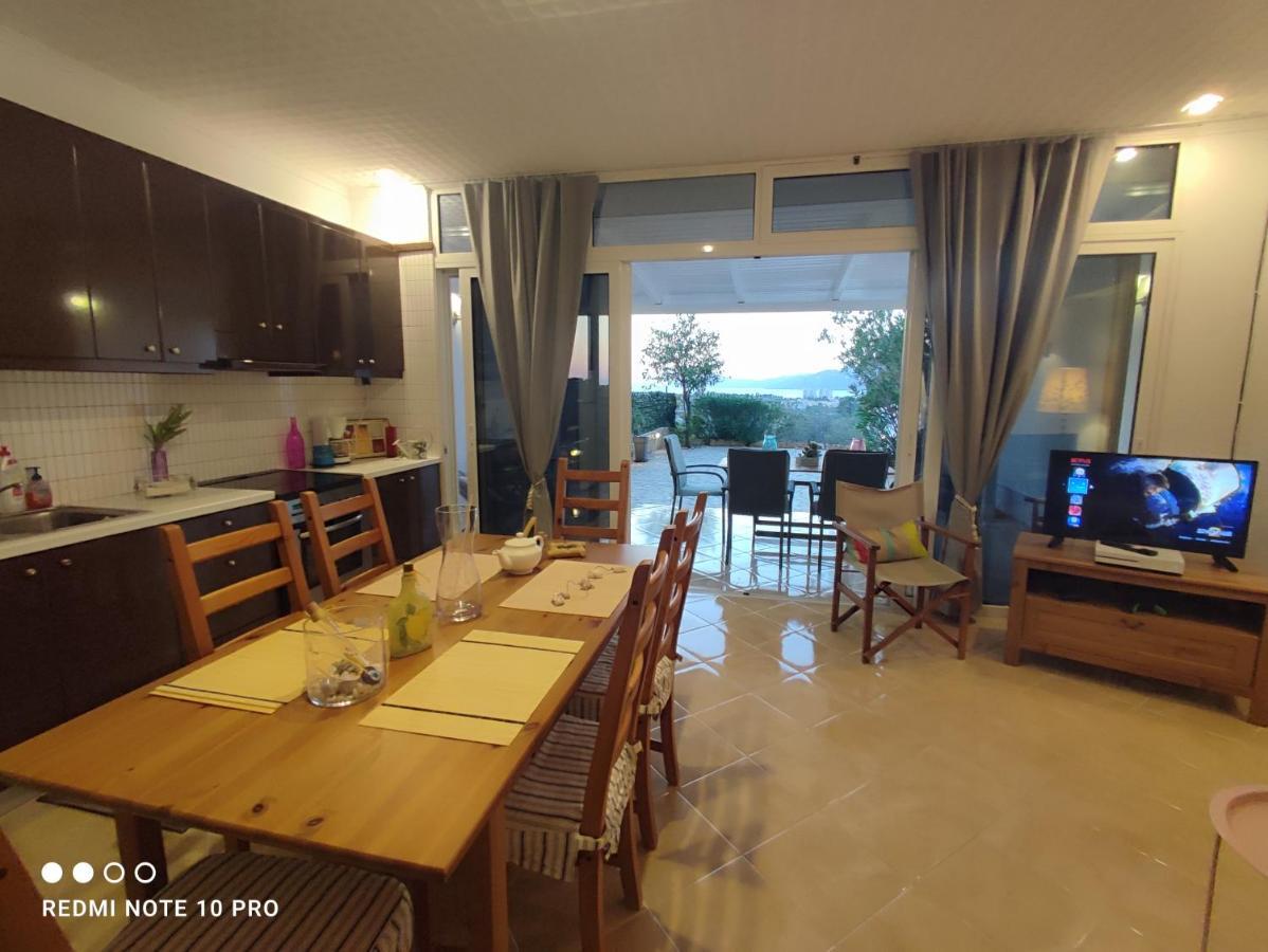 Andrew'S Sunset View Apartment ลูตรากี ภายนอก รูปภาพ