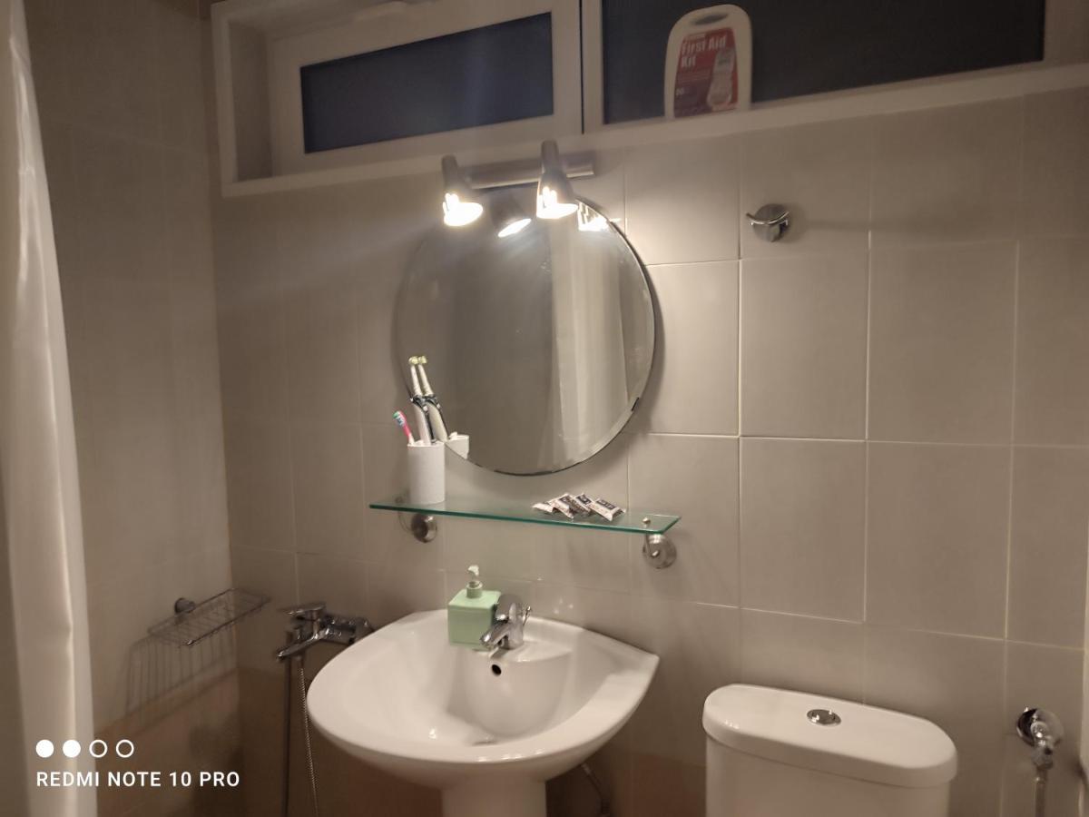 Andrew'S Sunset View Apartment ลูตรากี ภายนอก รูปภาพ